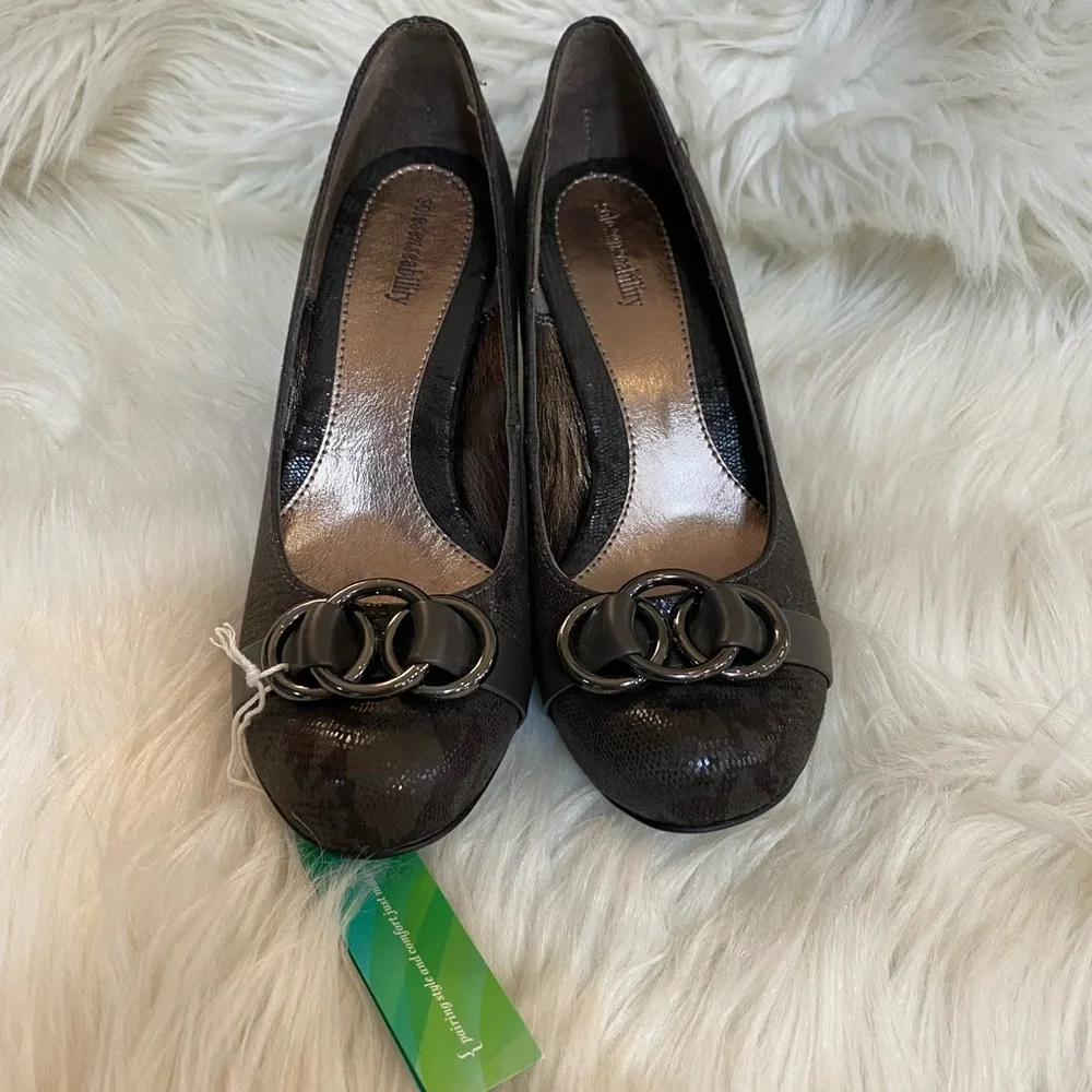 Solesenseability Pumps NWT - Picture 3 of 7
